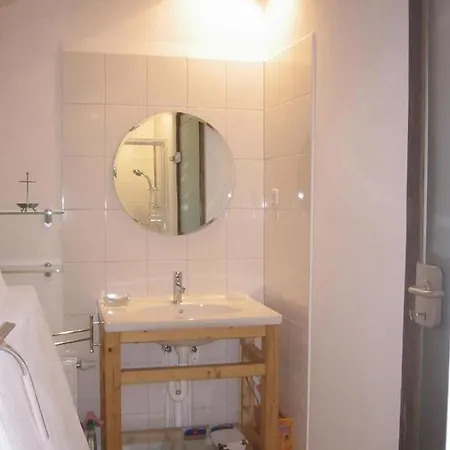 Gemutliche Ferienwohnung In Mit Garten, Terrasse Und Grill *